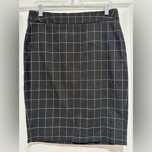 NWT Elle Black and White Windowpane Plaid Pull On Pencil Skirt